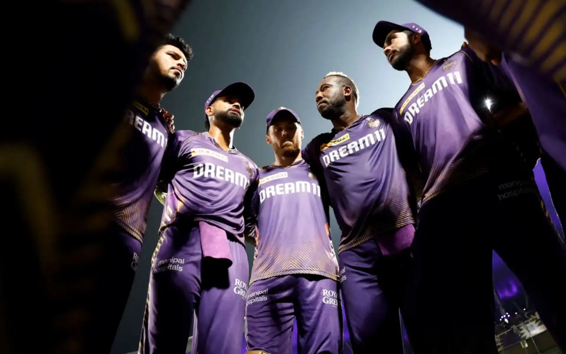 Iyer giving a pep-talk (BCCI)