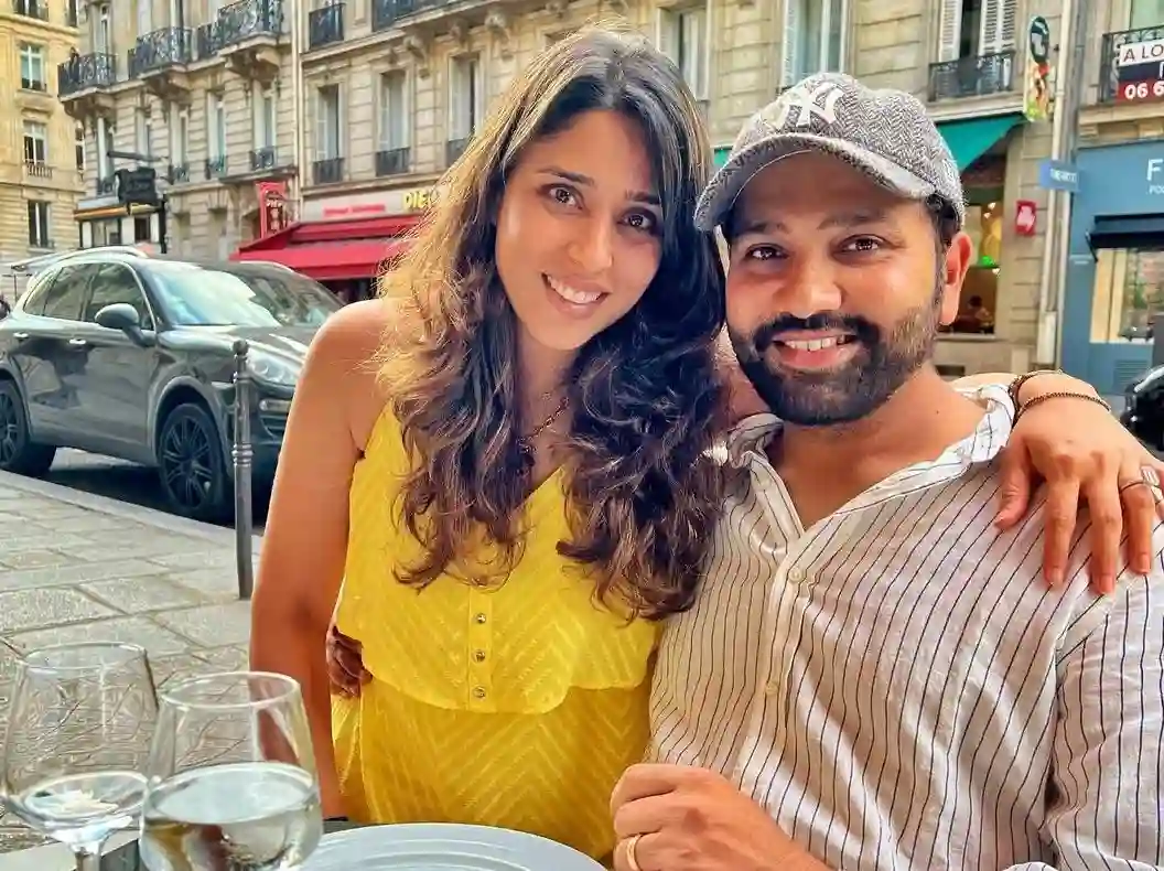 Rohit alongside wife Ritika [X]