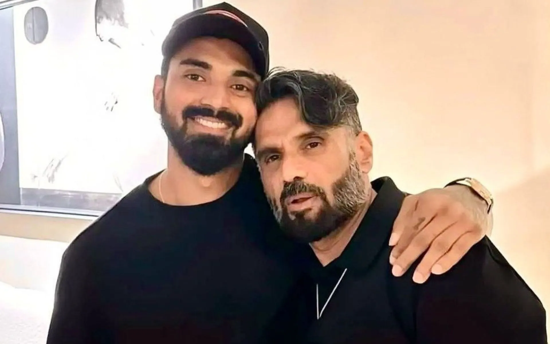 KL Rahul with actor Suniel Shetty (x.com)