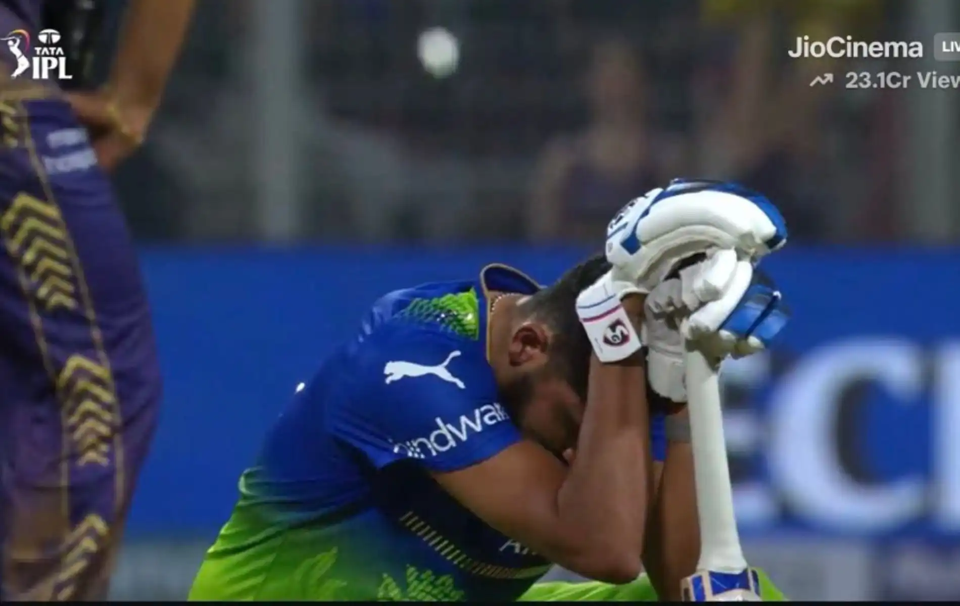 RCB lost a close encounter vs KKR for 1 run (X)