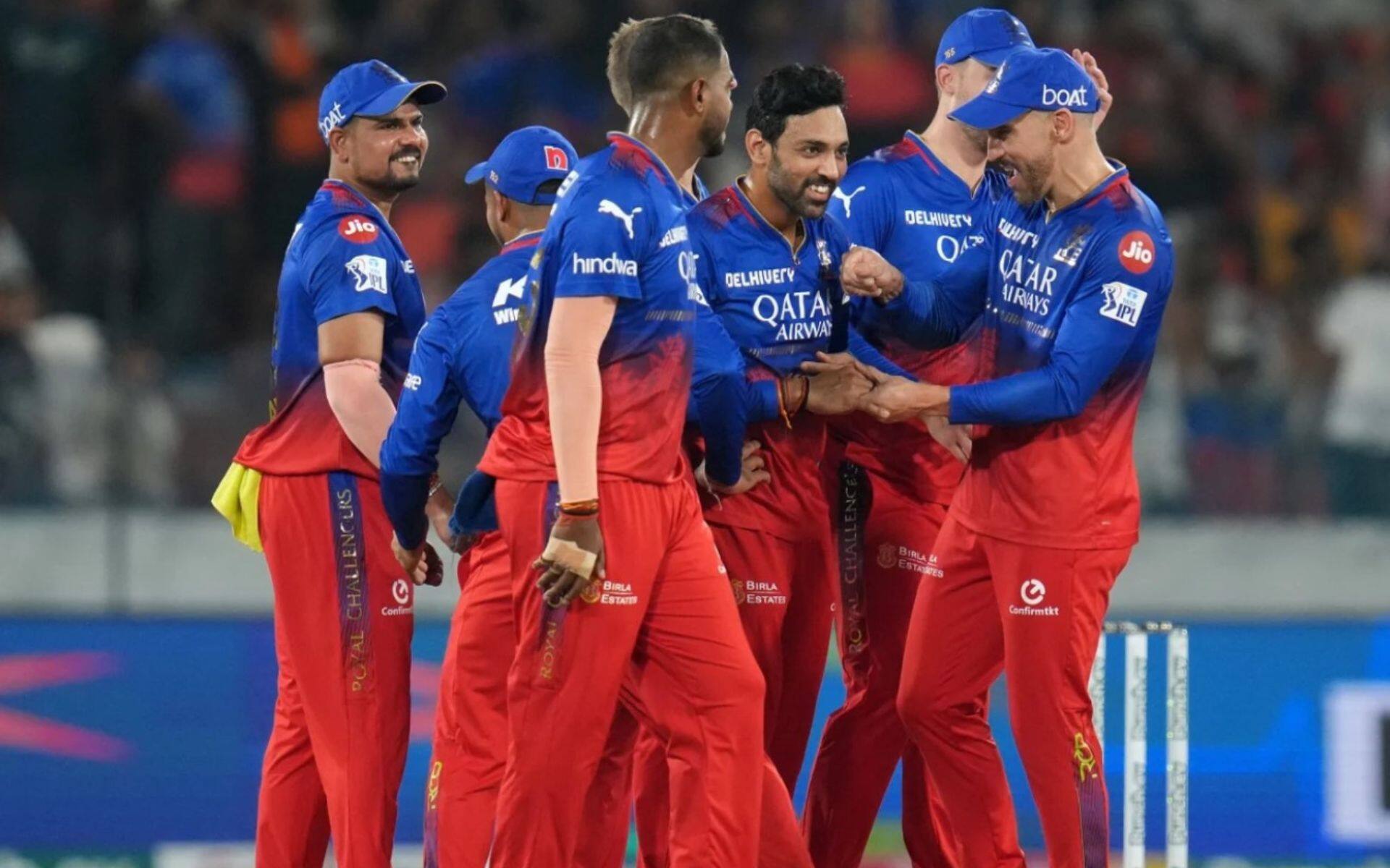 Faf du Plessis celebrating a wicket with RCB teammates (BCCI)