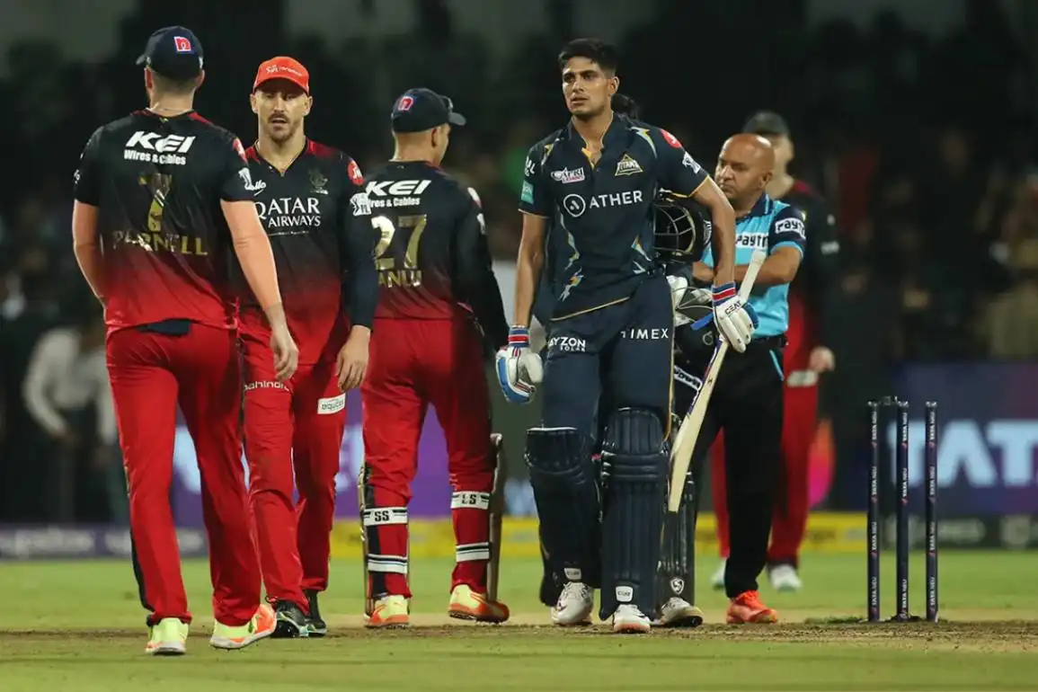 Gill's hundred outshined Kohli's hundred in the last meeting between GT & RCB.  (X)