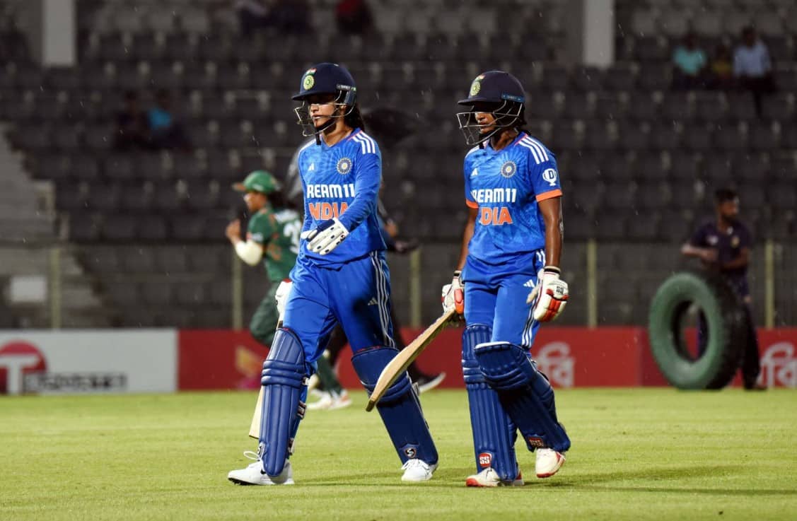 Smriti Mandhana & Dayalan Hemalatha guided India to a win (Twitter)