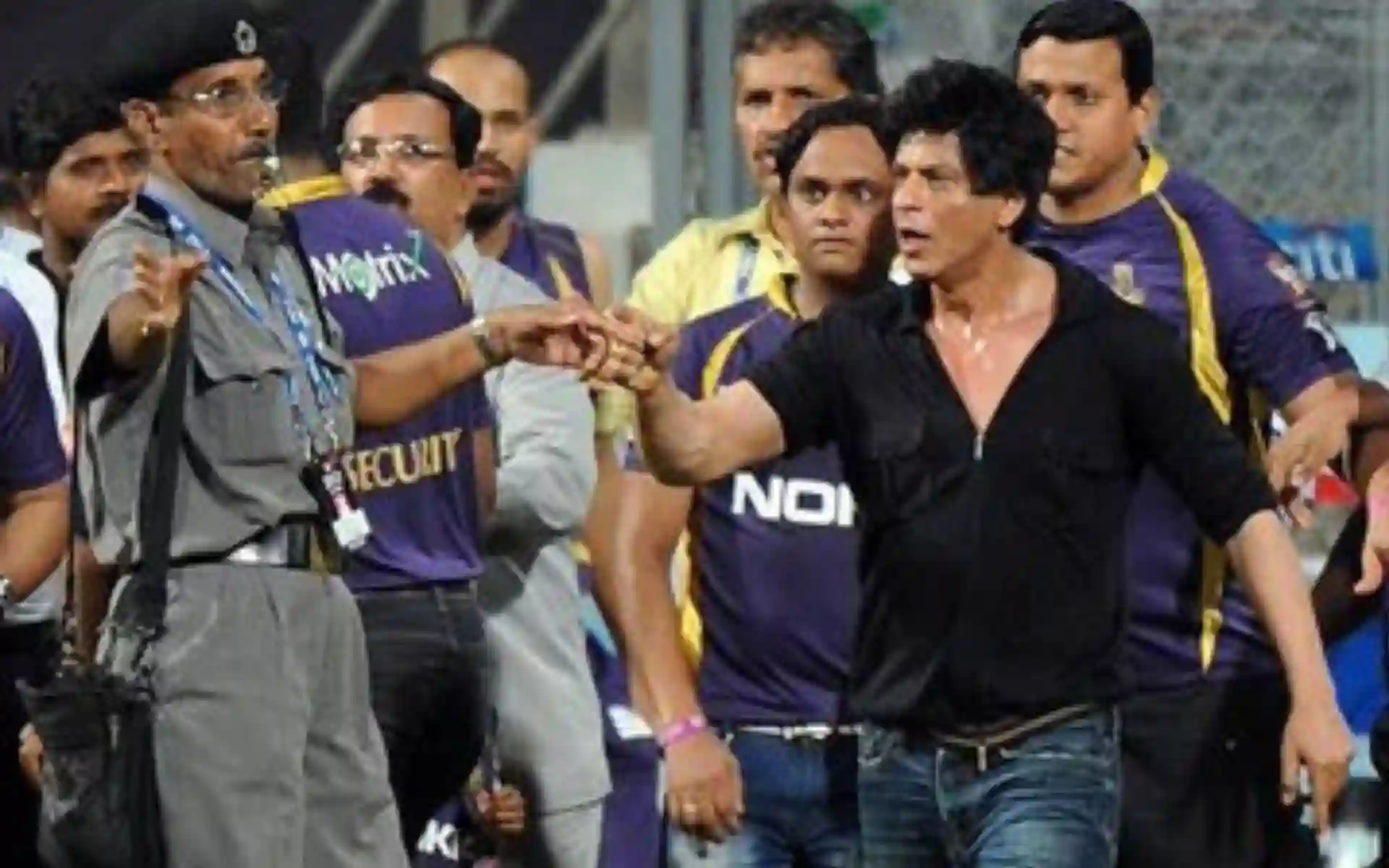 SRK Was Wrongly Banned From Wankhede In IPL 2012! Ex-KKR Director Reveals Suhana's Angle 