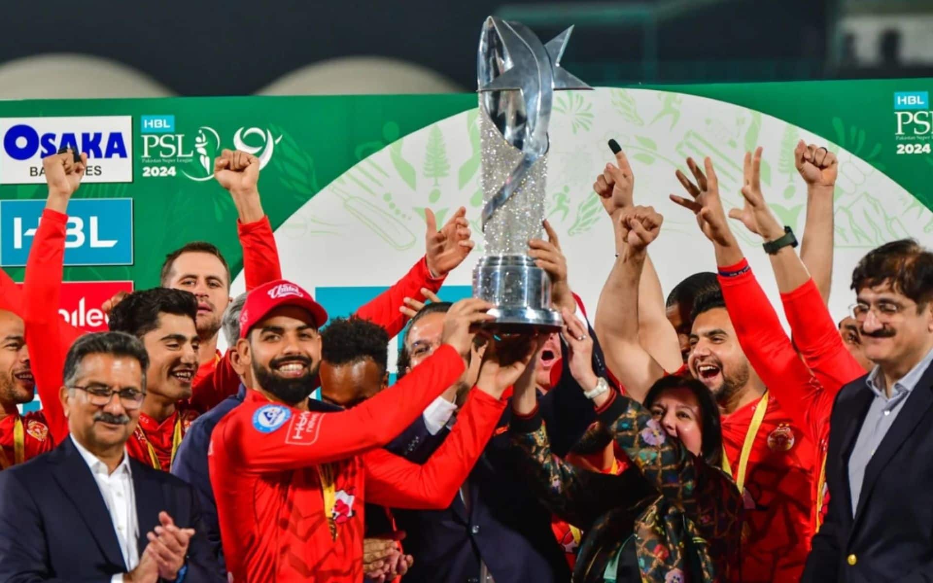 Islamabad United players celebrating PSL 2024 win in Karachi (PCB)