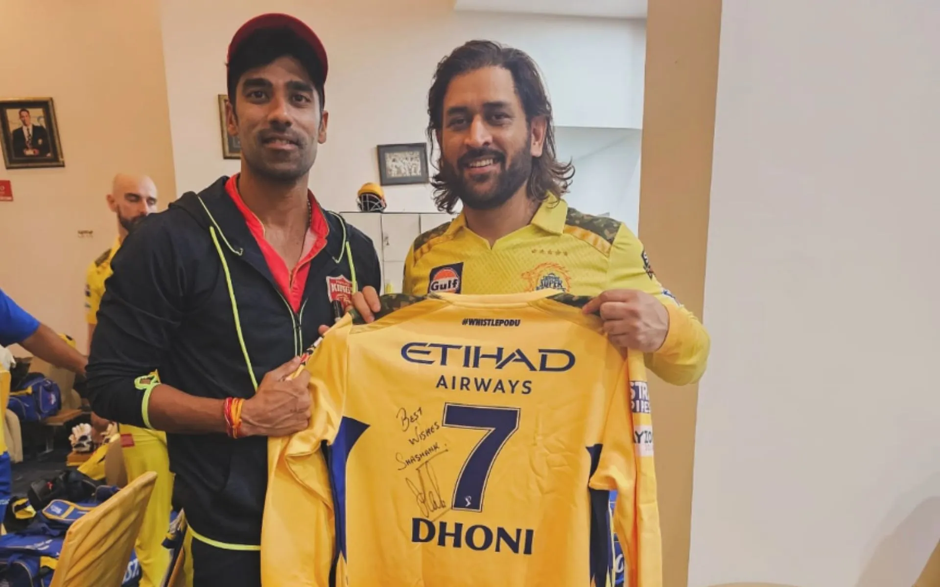 Shashank Singh receives priceless gift from MS Dhoni (X.com)