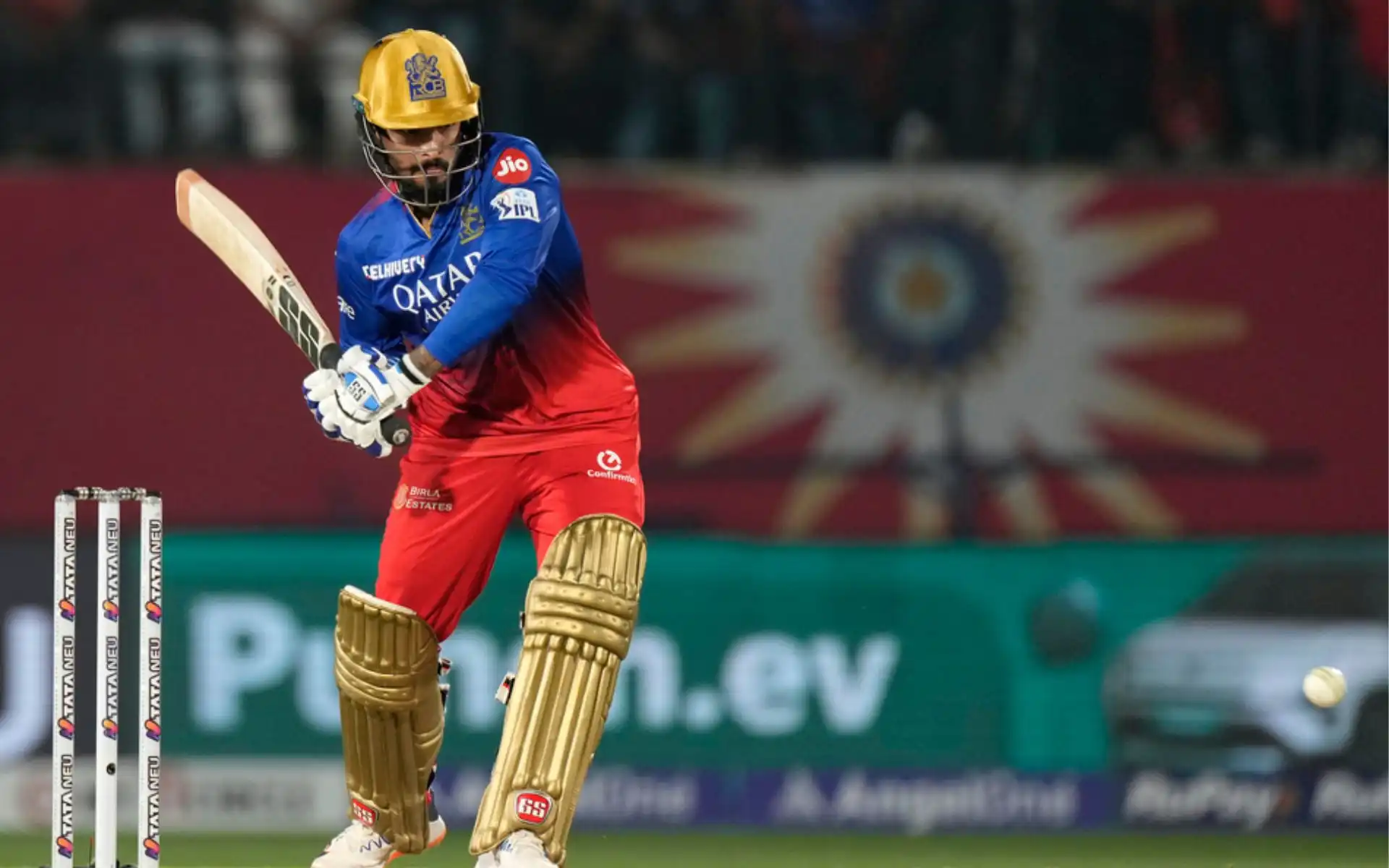 Rajat Patidar smashes PBKS spinner Rahul Chahar with sixes [AP]