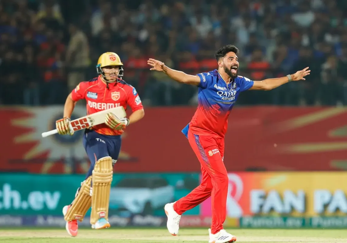 Mohammed Siraj trapped Ashutosh Sharma LBW for 8 (IPLT20.com)