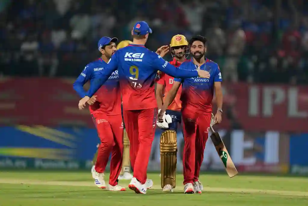 [Watch] Siraj Beats His Ex-Friend; Wins Battle Of Seamers Against Harshal