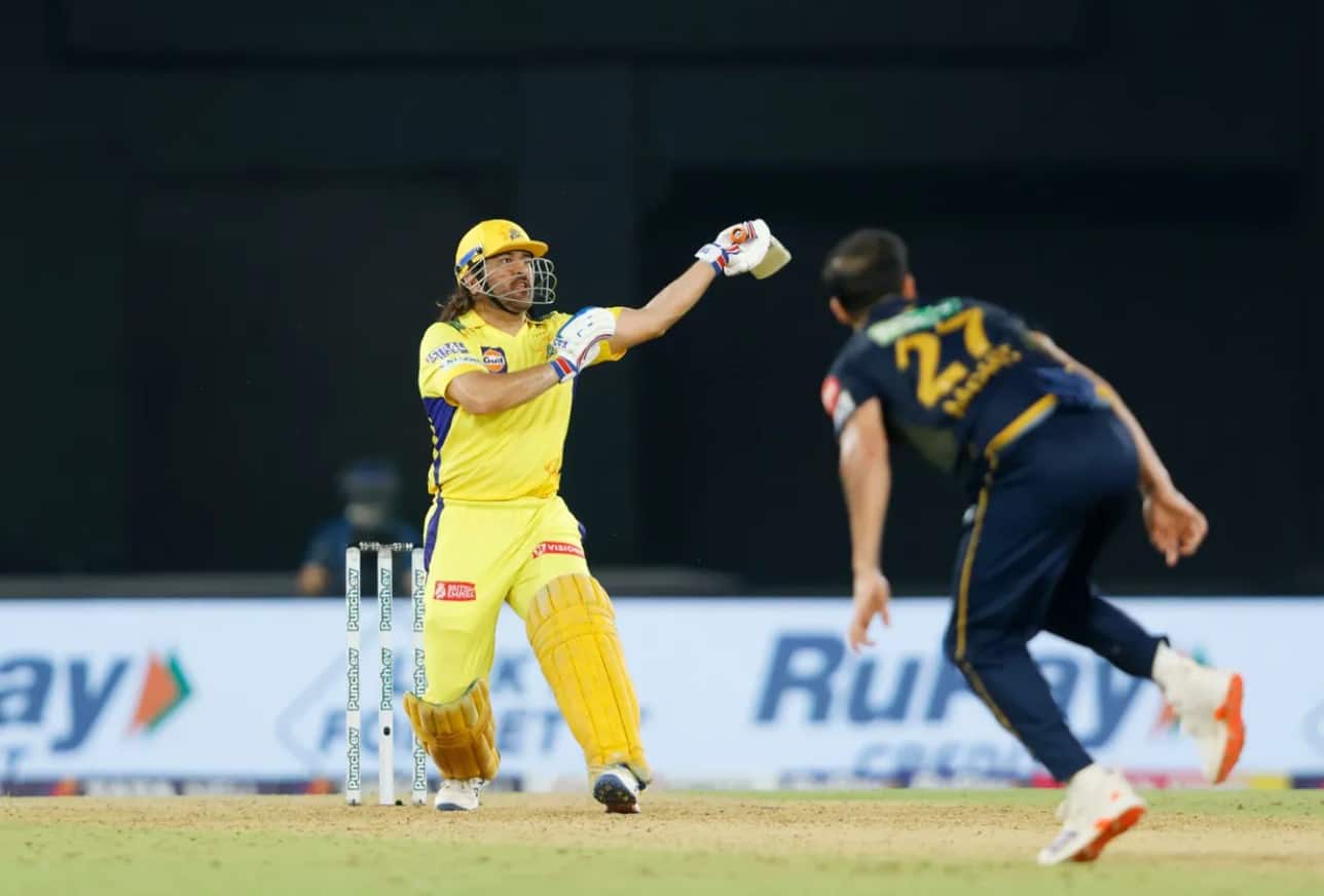 MS Dhoni rolled back the years with his vintage hitting (IPLT20.com)