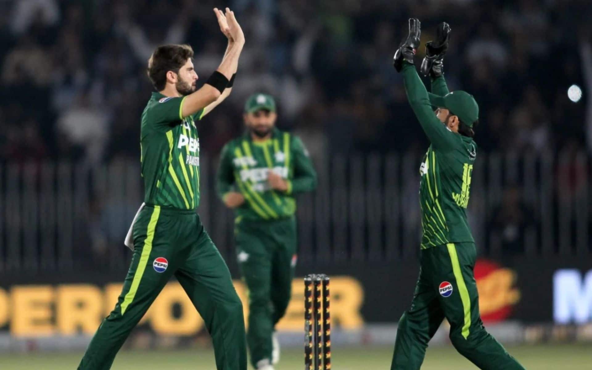 Shaheen Afridi celebrating a wicket with teammates (PCB)