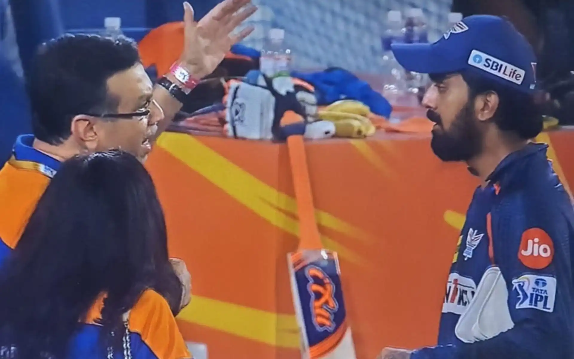 KL Rahul and LSG owner had an animated chat (x.com)