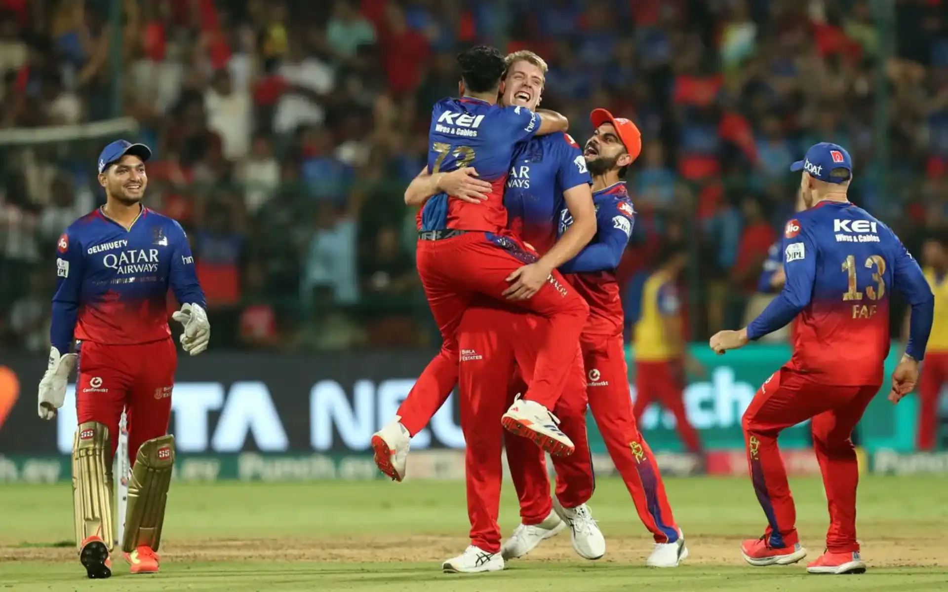 RCB celebrate proud victory against DC in IPL 2024 (X.com)