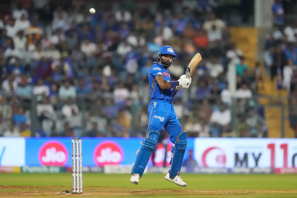 Hardik in action Vs LSG [AP]
