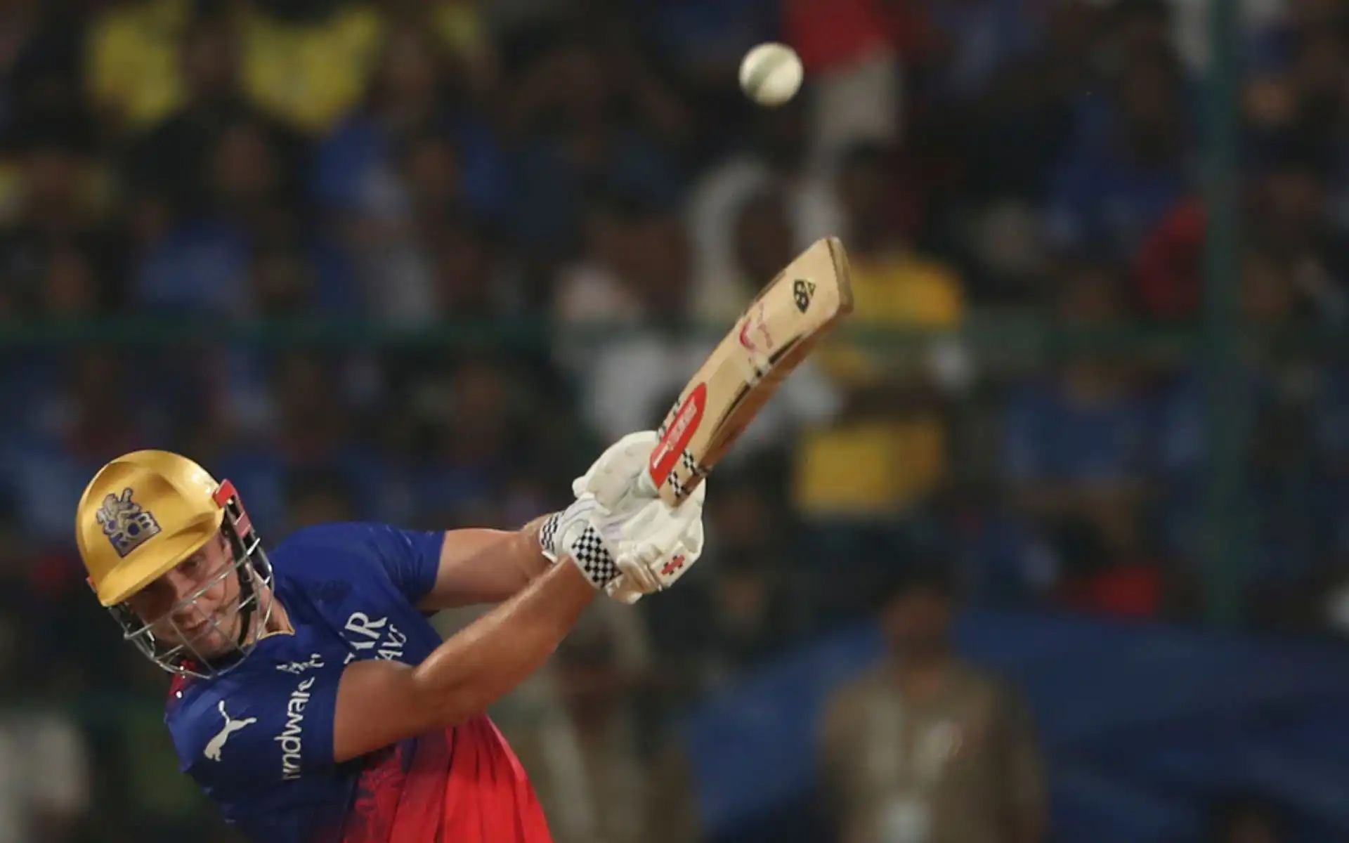 Cameron Green smacks Shardul Thakur [AP]