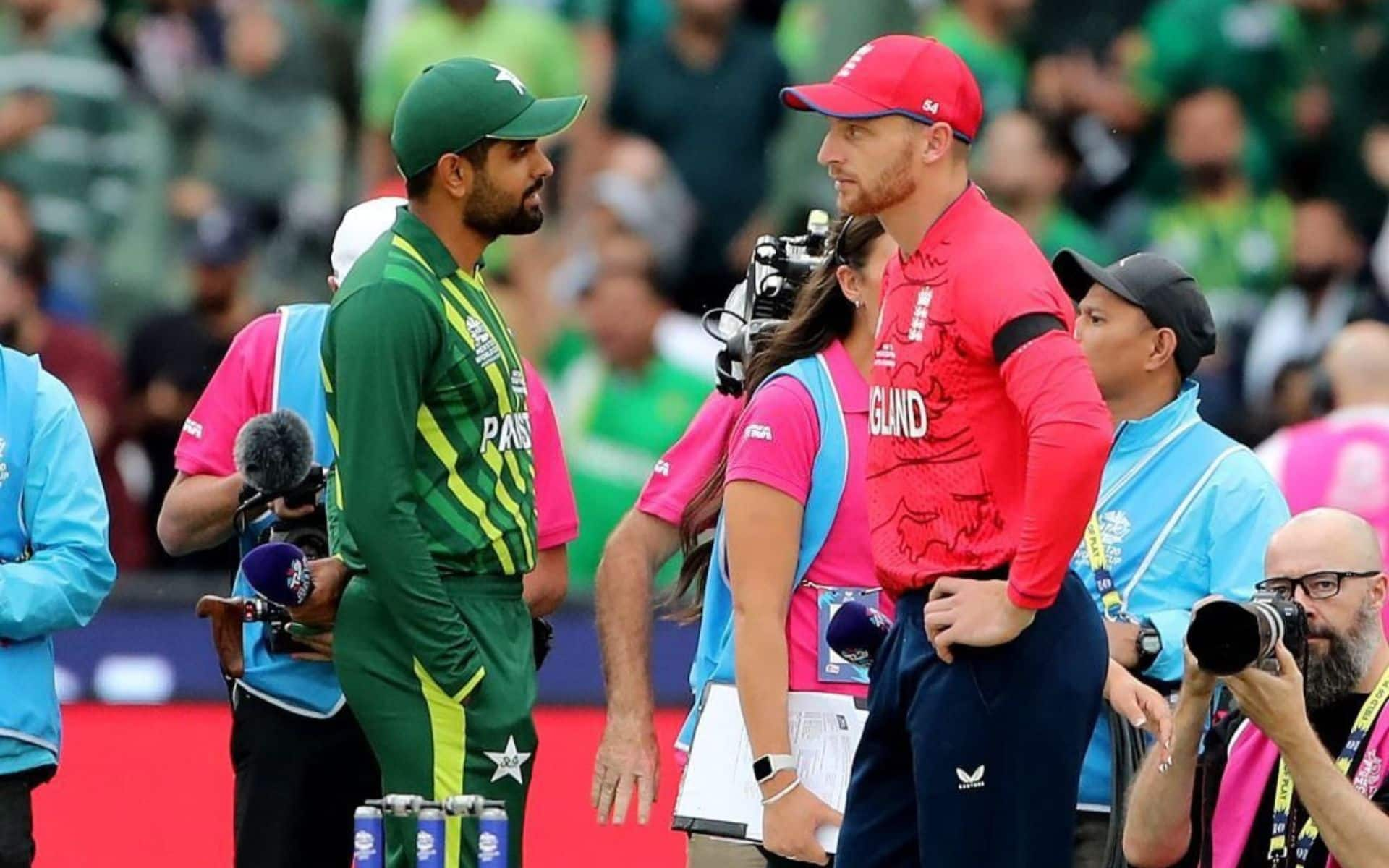 Babar Azam, Jos Buttler having a chat (X.com)