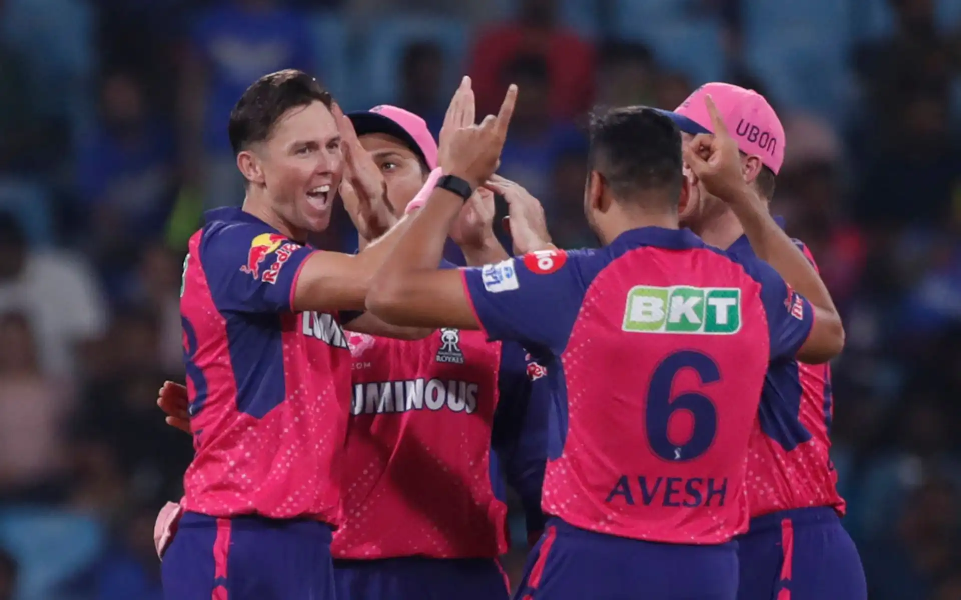 Trent Boult with RR teammates in IPL 2024 (X.com)