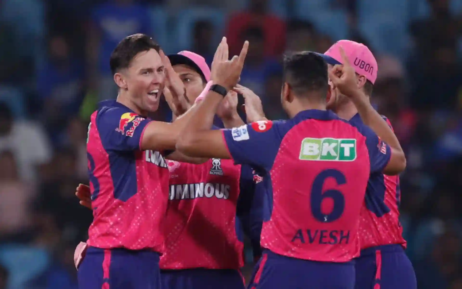 Trent Boult with RR teammates in IPL 2024 (X.com)