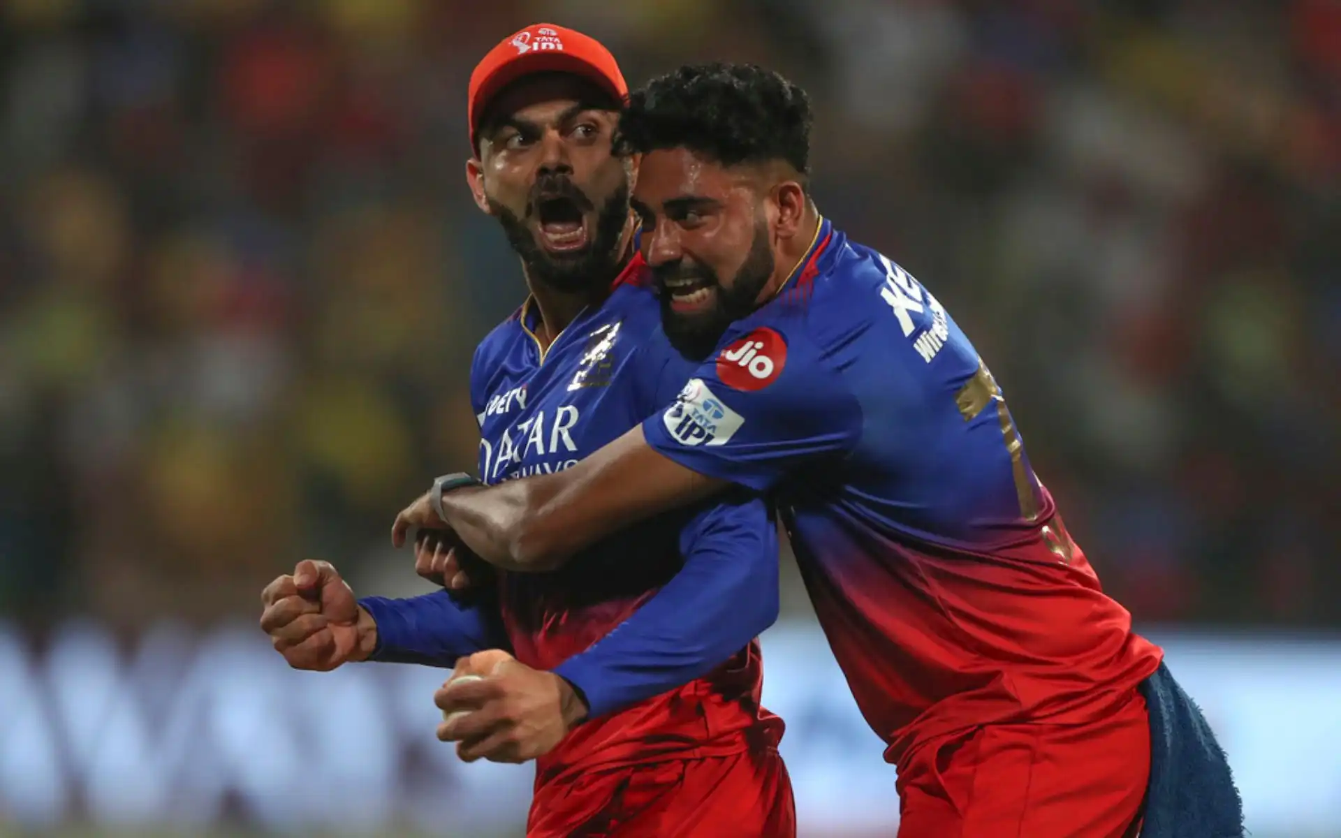 Siraj hugging Kohli in IPL 2024 (Associated Press)