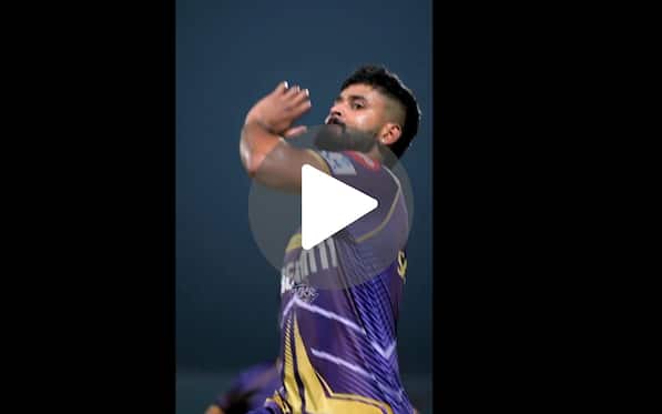 [Watch] KKR Captain Shreyas Iyer Eclipses Narine's Bowling Action Before IPL 2024 Final