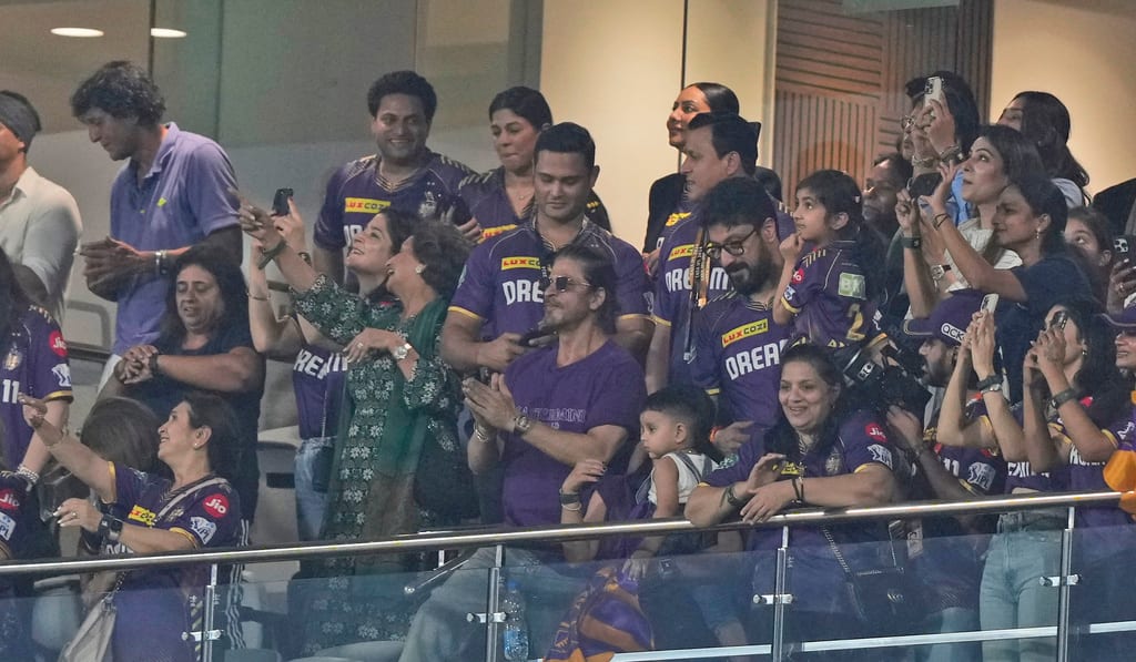 'Worst IPL Ever' Trends On Twitter As KKR Defeat SRH And Lift IPL Trophy After 10 Years 
