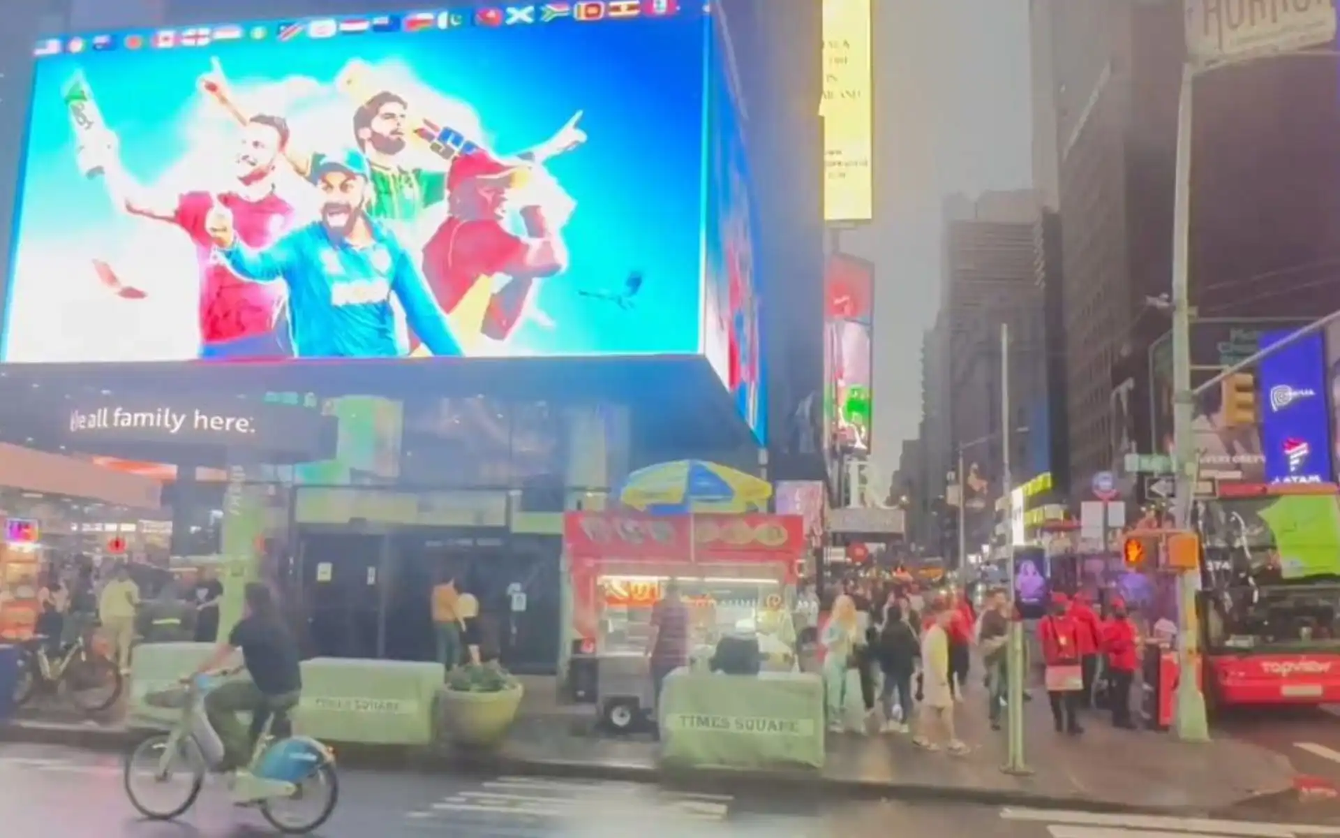 Cricket Fever in New York's Times Square [x.com]