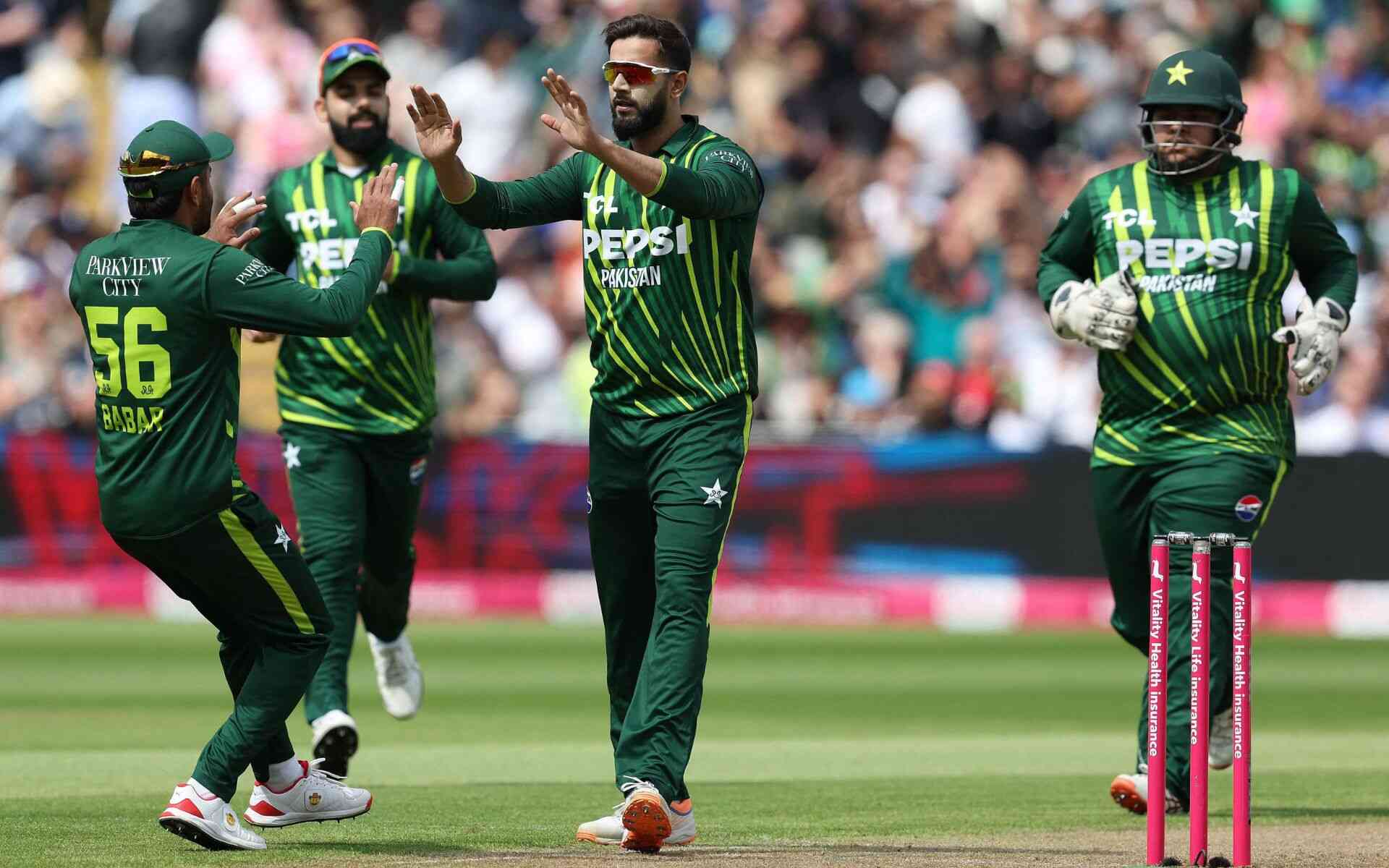 Pakistan players against England in the 2nd T20I (X.com)