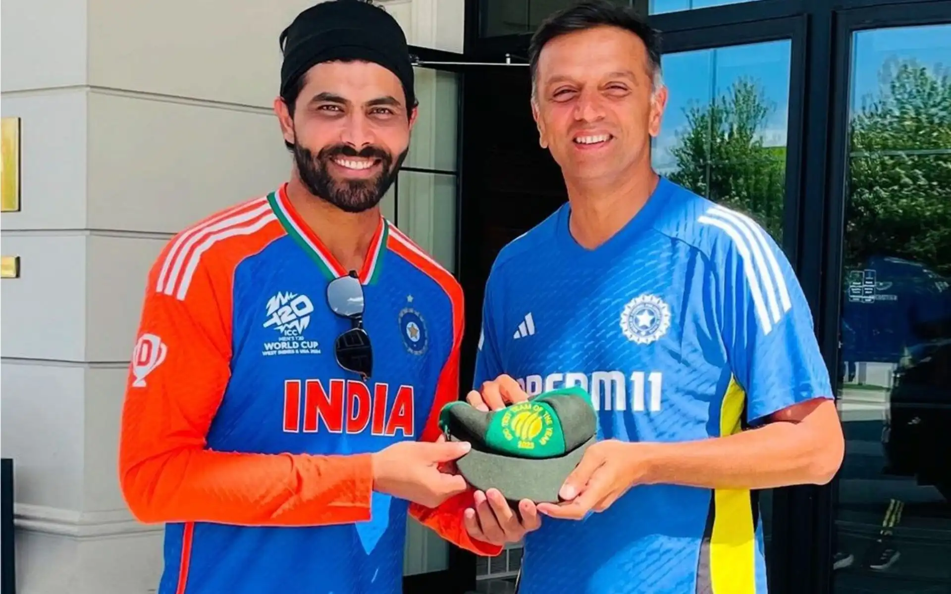 Rahul Dravid honoring Jadeja's selection in ICC test team of the year (X)