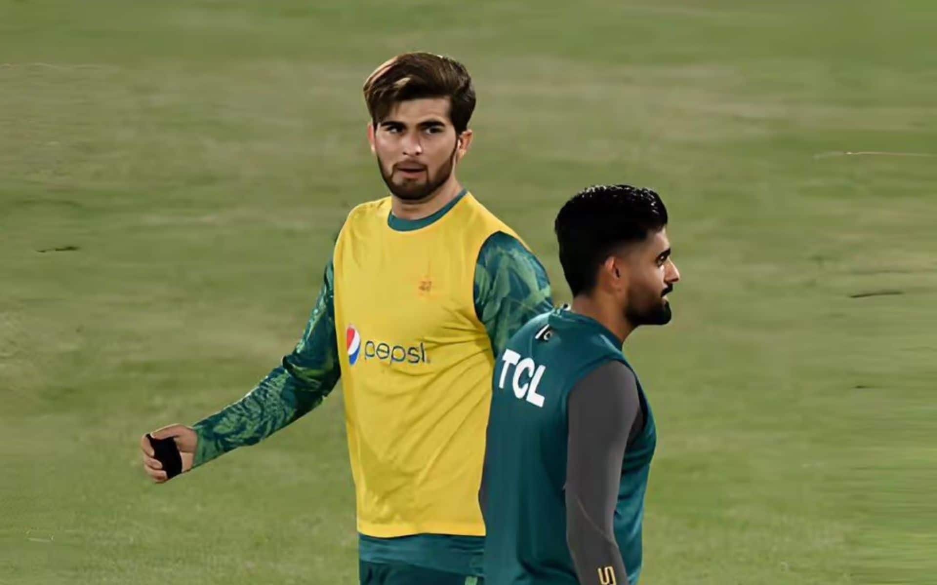 Shaheen Afridi looking at Babar Azam in Pakistan's practice session (x.com)