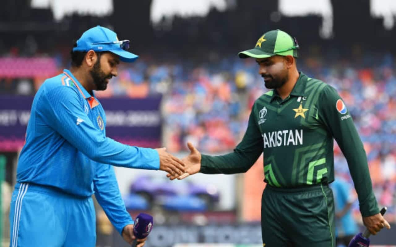 Rohit Sharma and Babar Azam ahead of the toss in ICC Cricket World Cup, 2023 (x.com)