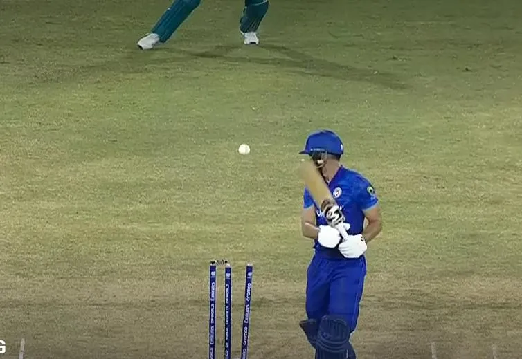 Zadran dismissed by Matt Henry [X]
