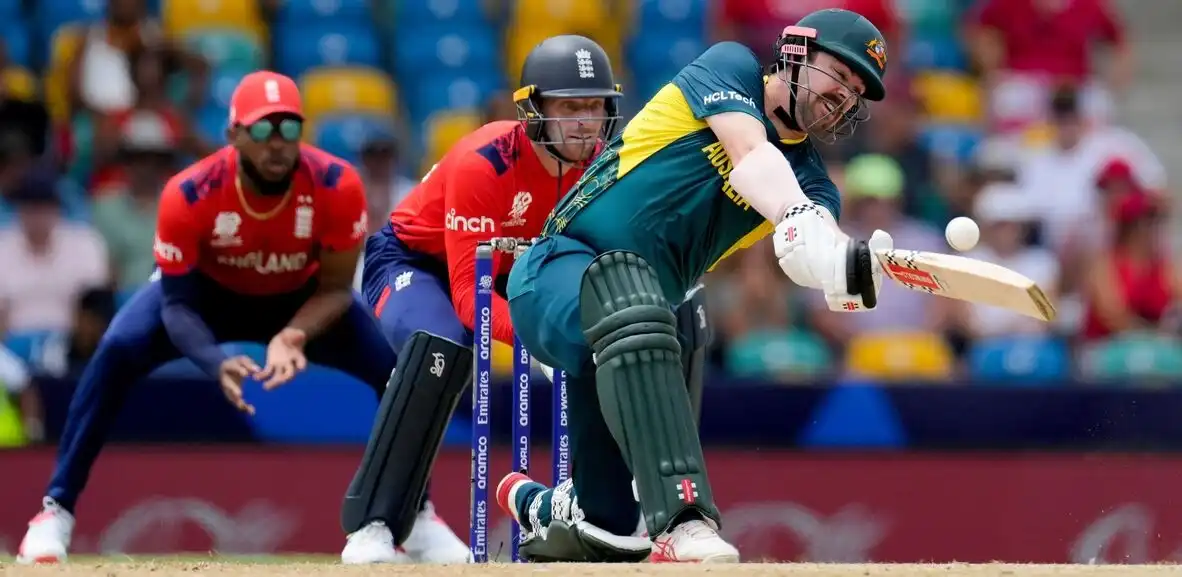 Travis Head hitting a six  to Will Jacks [X]