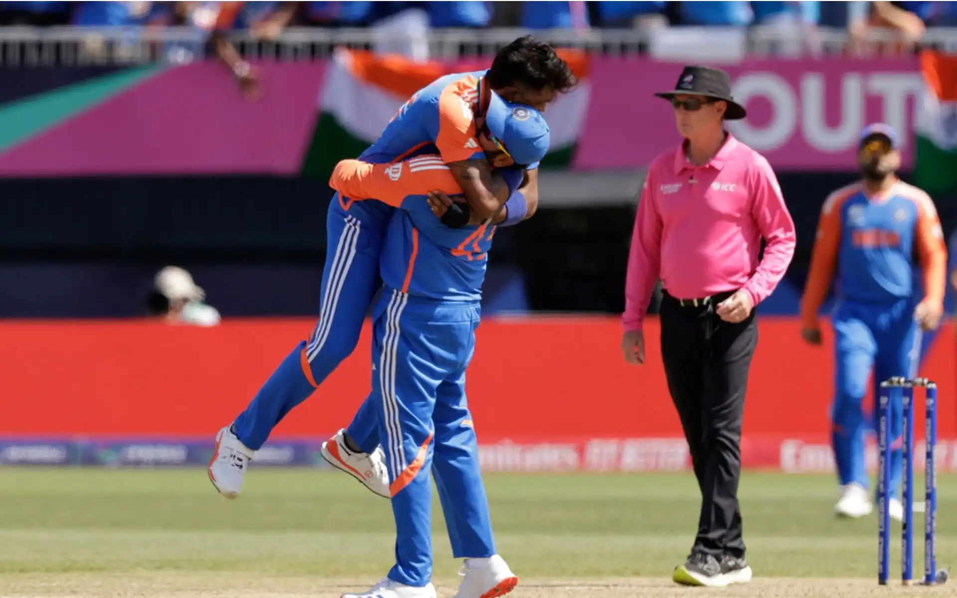 'Your Captaincy, Mate...': 3-Time WC Winner Gets In Awe Of Rohit Sharma's Captaincy Vs PAK