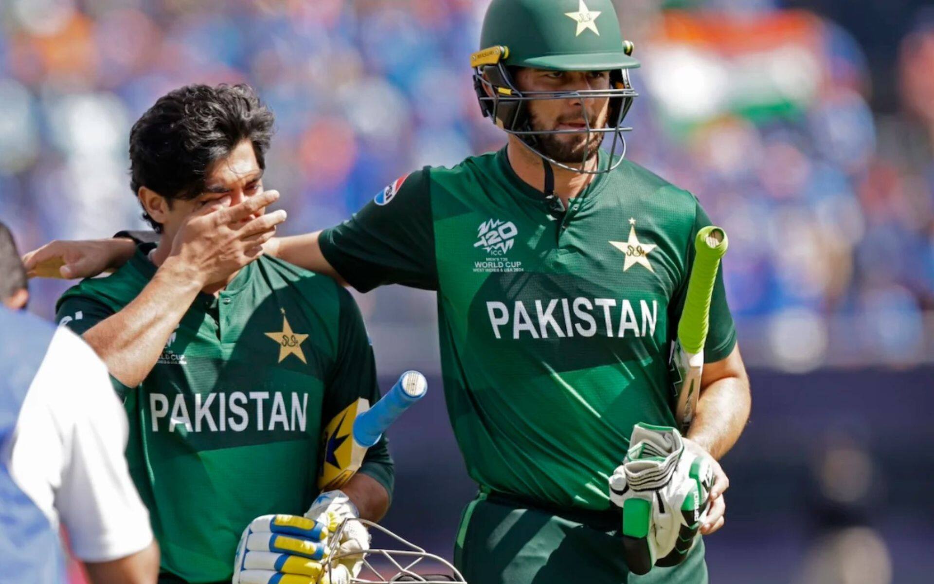 Pakistan players Naseem Shah and Shaheen Afridi after defeat against India (AP)