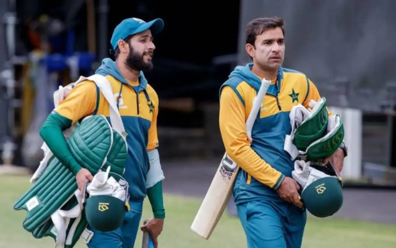 Another Rift Inside PAK Dressing Room! Iftikhar Likes A Post Cyber-Bullying Imad Wasim