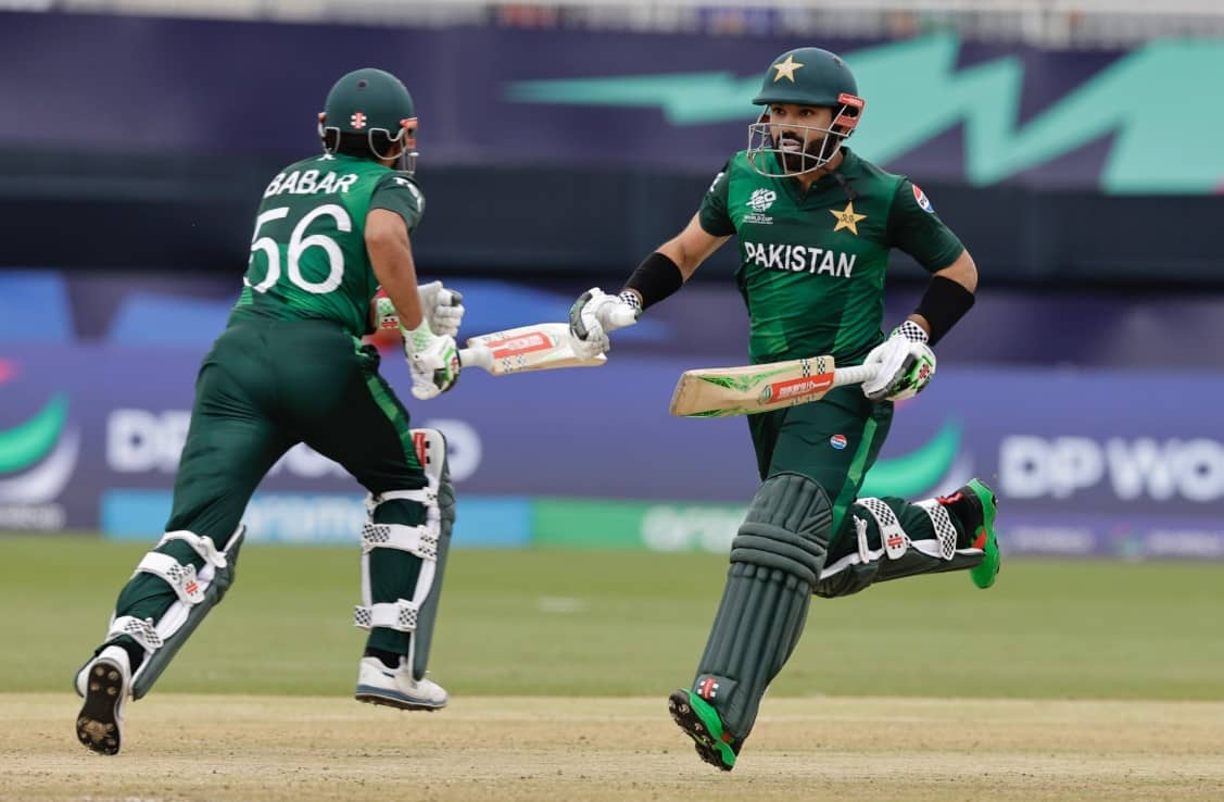 Babar Azam & Mohammad Rizwan led Pakistan to their first win (Twitter)