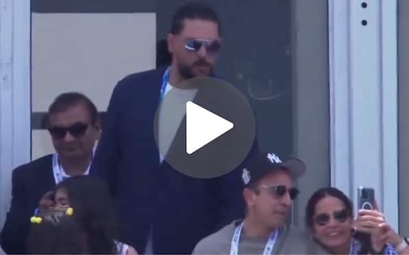 [Watch] Fan ‘Ignores’ Yuvraj Singh While Clicking A Selfie During IND Vs USA