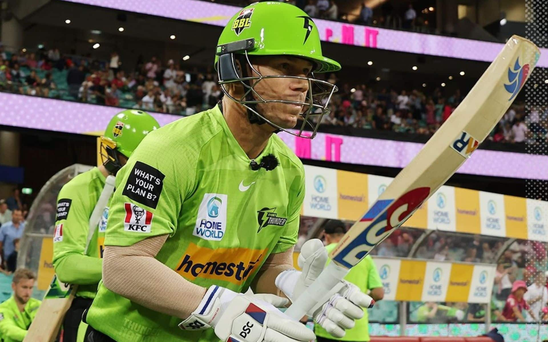 David Warner donning Sydney Thunder jersey [X]