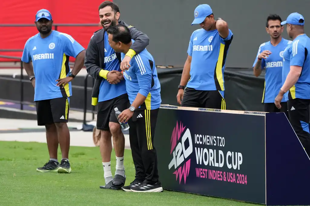 Kohli with the management staff in Florida during IND vs CAN game (AP)