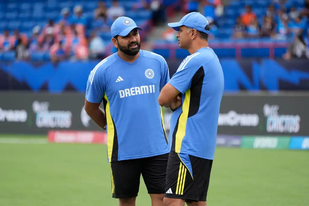 Rohit Sharma with head coach Rahul Dravid (AP)
