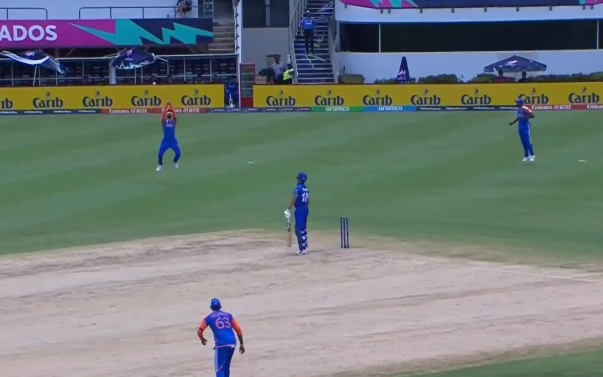 Virat Kohli drops an easy catch [X.com]