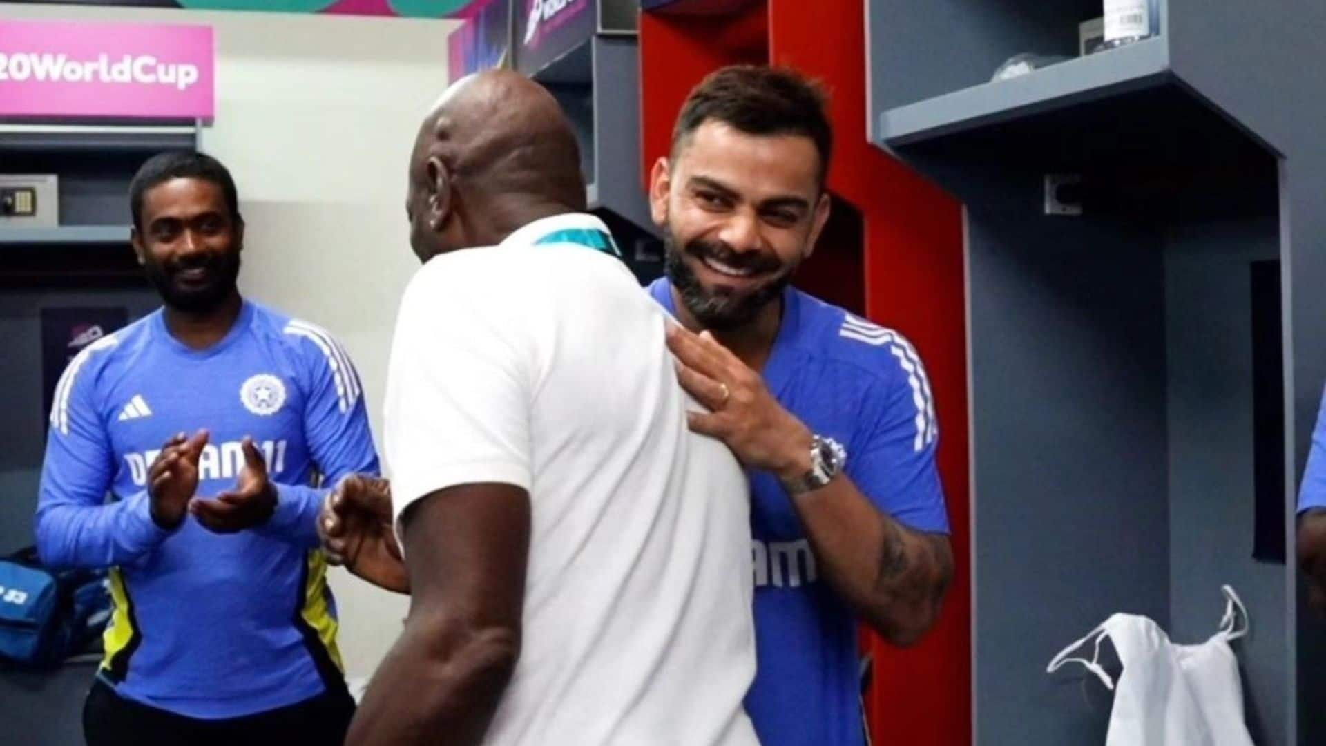 Kohli greets Viv Richards in Indian dressing room (X.com)