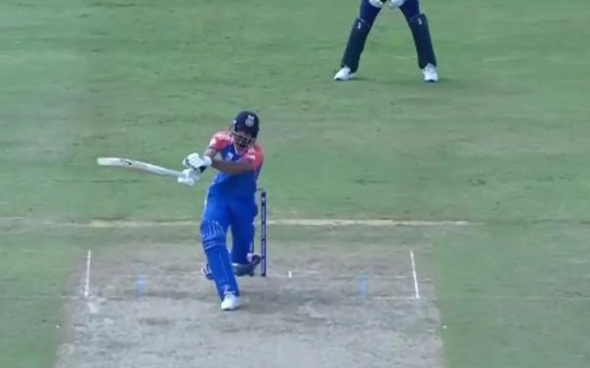 Axar Patel smashes Chris Jordan for a four [X.com]