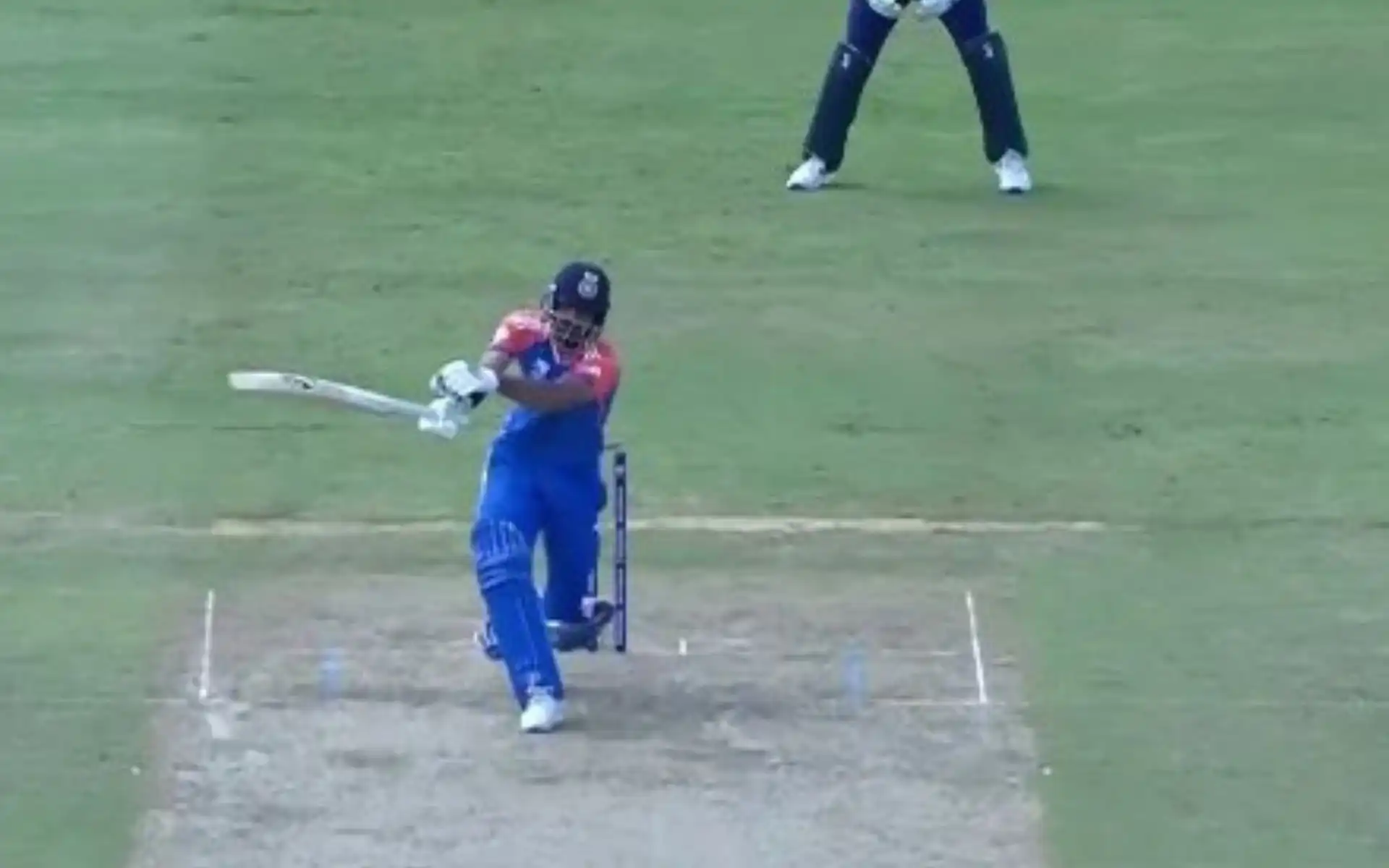 Axar Patel smashes Chris Jordan for a four [X.com]