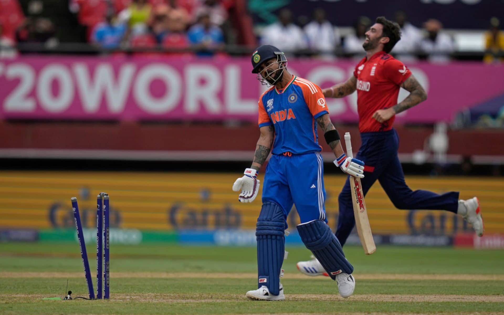 Kohli failed to fire against England in semifinal of T20 WC (AP)