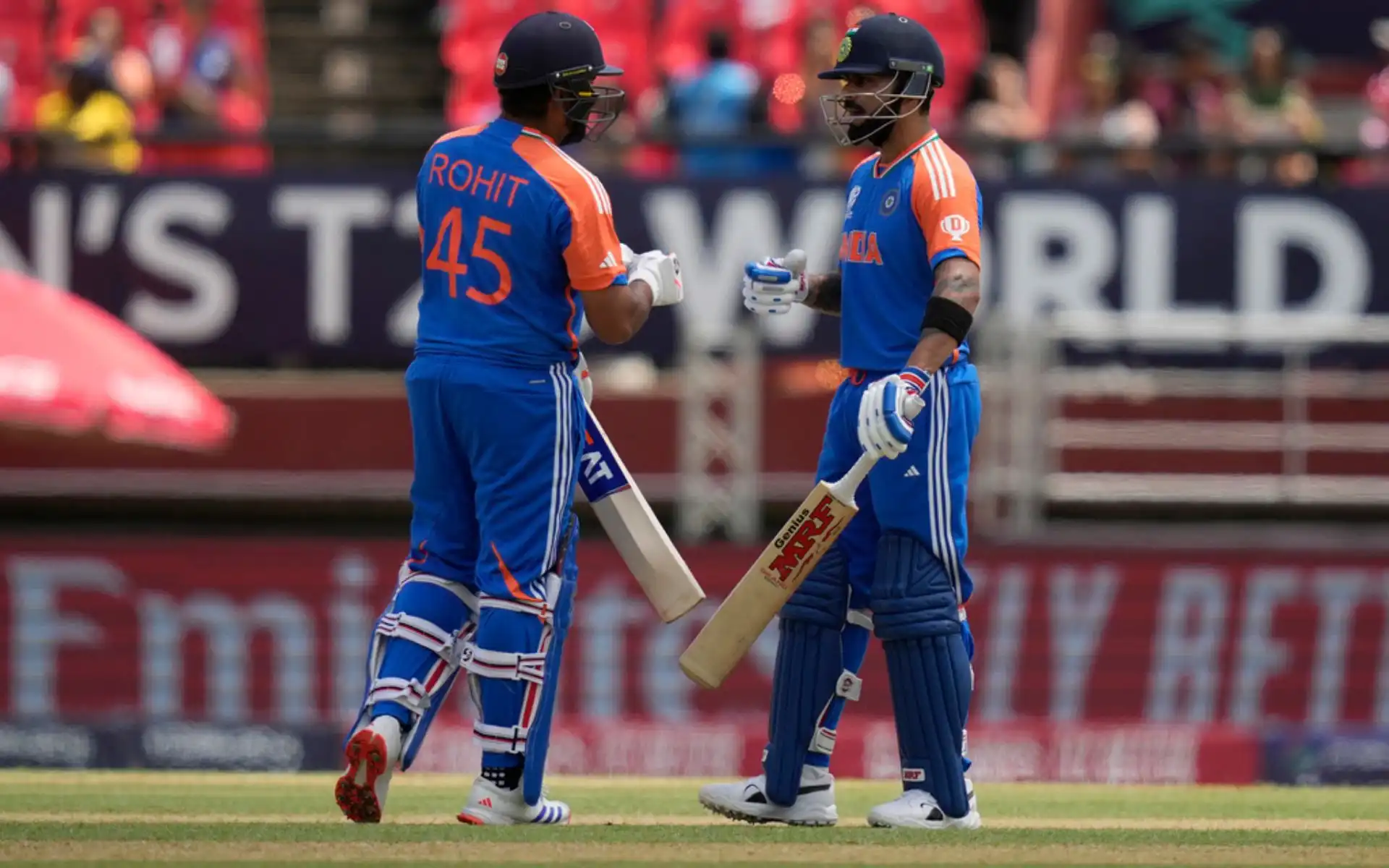 Virat Kohli and Rohit Sharma in action during semi final vs ENG [X]