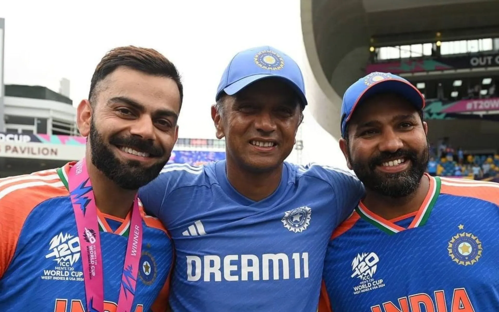 Virat, Rahul Dravid and Rohit Sharma after India's win in final (x)