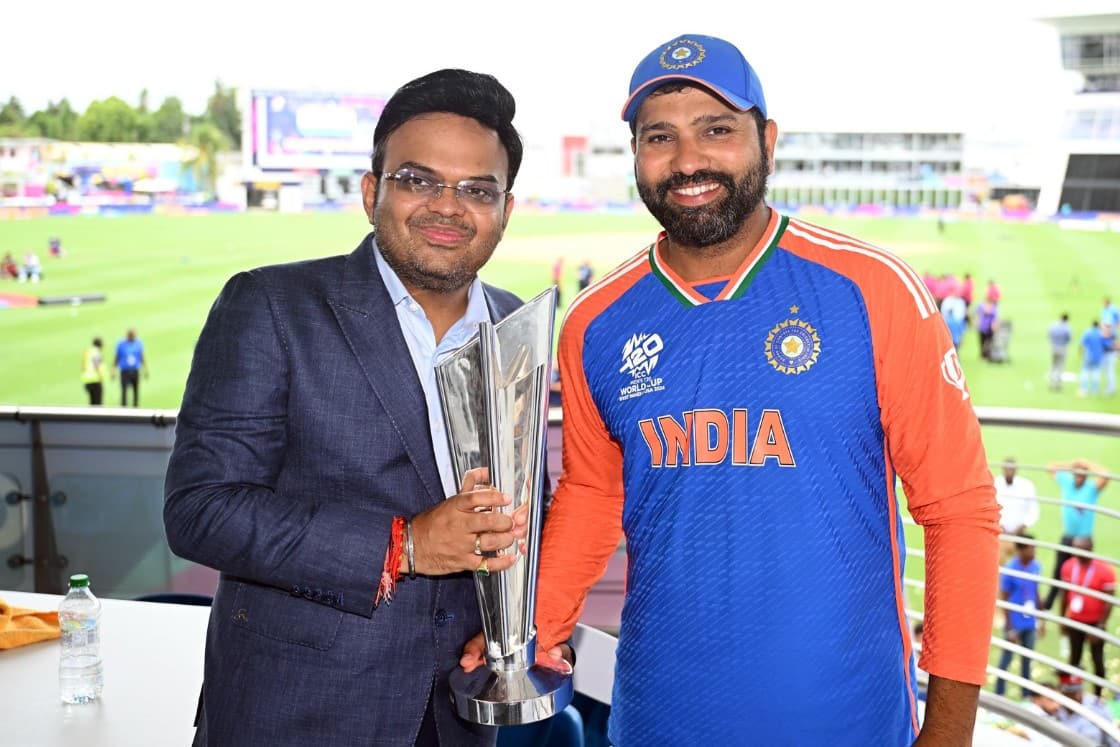 Jay Shah with Rohit Sharma after India won the T20 World Cup 2024 (x.com)