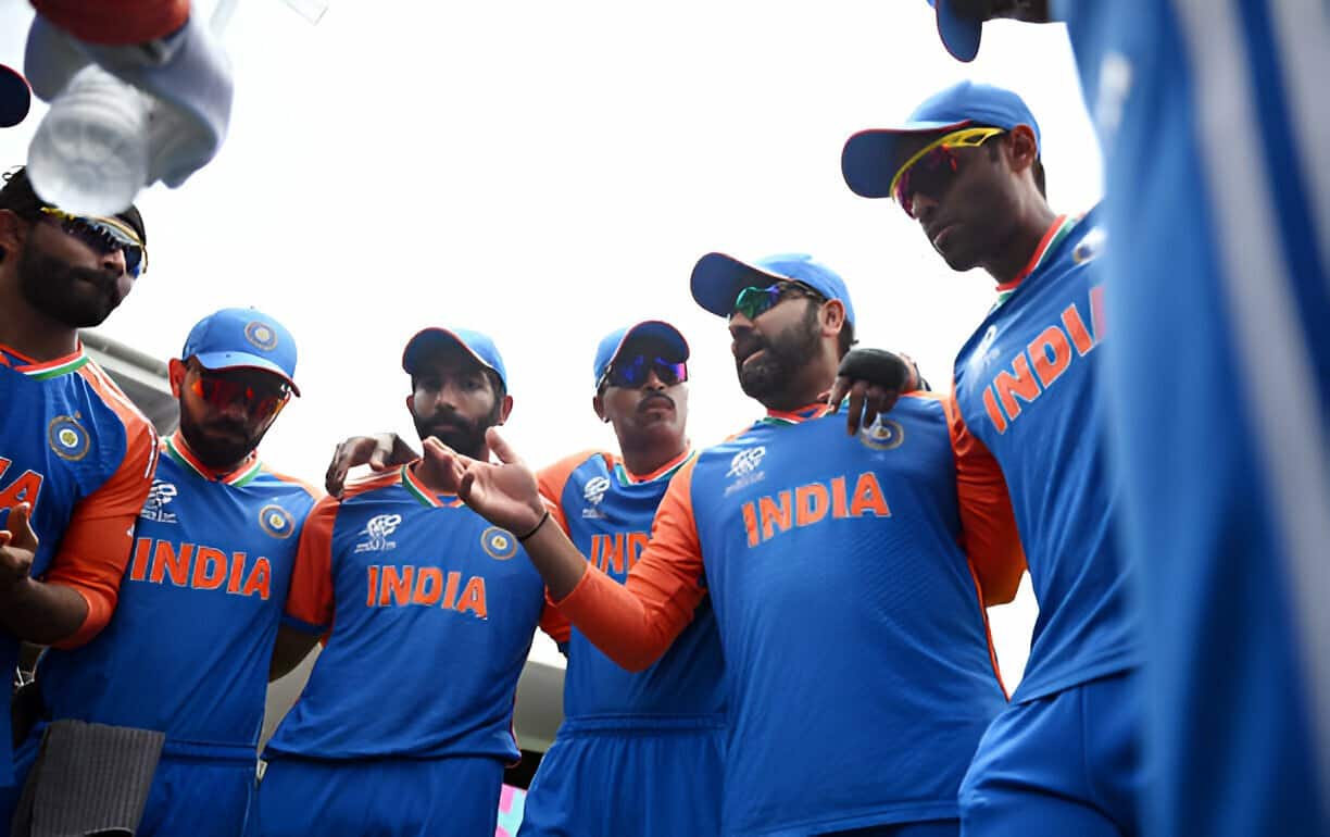 India's last huddle talk with Skipper Rohit before the IND vs SA T20 WC Final (AP)