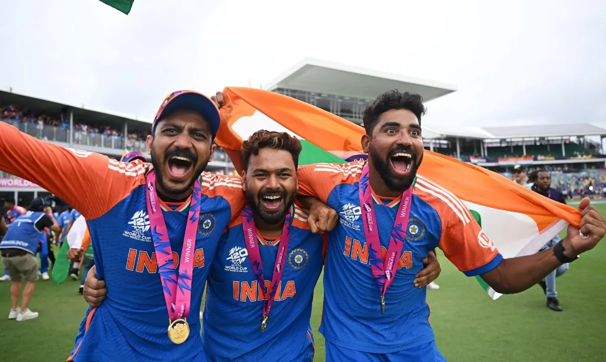Axar, Pant and Siraj got into an hilarious banter on social media
